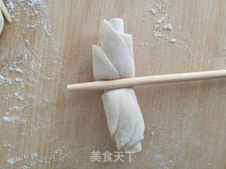 蒸玫瑰花花卷的做法步骤:7