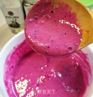 火龙果鸡蛋饼的做法步骤：3