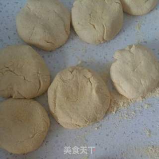 玉米面酸菜包的做法步骤:3