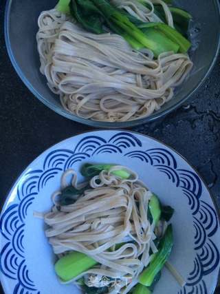 番茄牛肉荞麦面的做法步骤:14