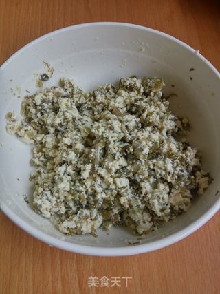 雪菜豆腐馄饨的做法步骤:2
