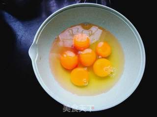 秋葵蒸蛋羹的做法步骤:2