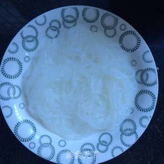 蒜蓉粉丝蒸丝瓜的做法步骤:2