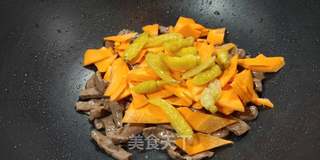 【川菜】泡椒牛柳的做法步骤:5
