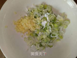 蒸菜:猪肉蛋黄包子的做法步骤:5