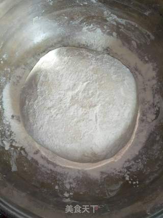 蒸菜:猪肉蛋黄包子的做法步骤:6