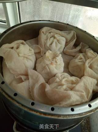 蒸菜:猪肉蛋黄包子的做法步骤:10