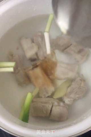 杂菌排骨汤的做法步骤：3