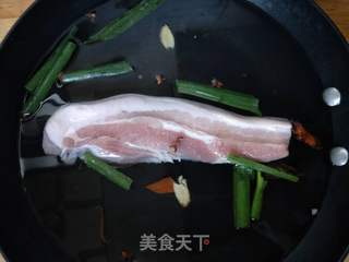 蒜泥白肉的做法步骤:2