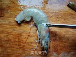 蒜蓉粉丝蒸虾的做法步骤:3