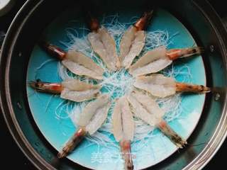 蒜蓉粉丝蒸虾的做法步骤:7