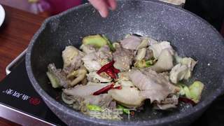 三杯鸡的做法步骤:4
