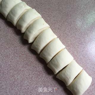 仿真香菇麻馅包的做法步骤:4