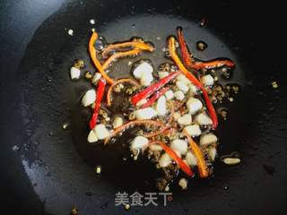 油泼黑豆苗的做法步骤:9