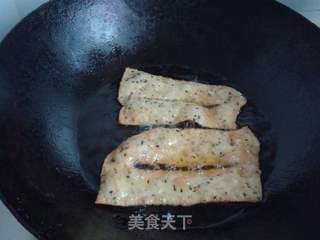 煎饼果子的做法步骤:7