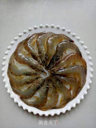 蒜蓉粉丝蒸虾的做法步骤:5