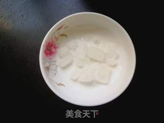 水蜜桃糖水的做法步骤:3