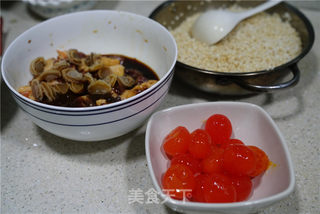 鲍鱼酱肉蛋黄粽的做法步骤:3