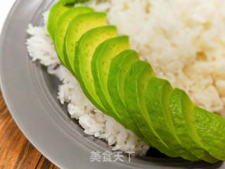 儿童鳗鱼牛油果拌饭的做法步骤:6