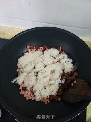 腊肠炒饭的做法步骤:7