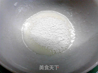 凯蒂猫蓝莓戚风蛋糕的做法步骤:3