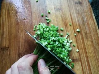 韭菜猪肉饺子的做法步骤:2