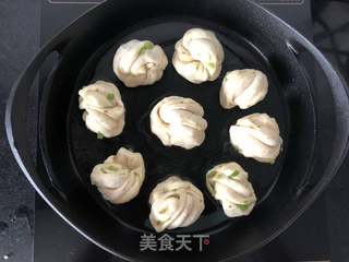 生煎花卷的做法步骤:14