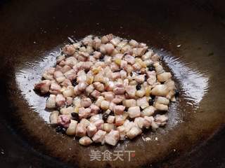 五花肉丁炒香干的做法步骤:6