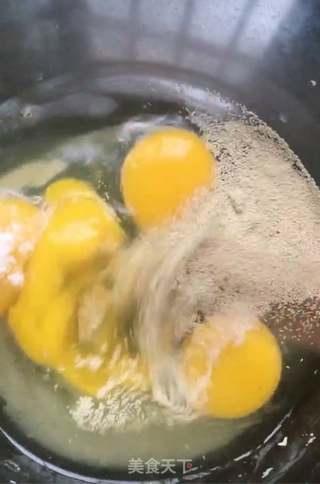 挂霜麻花的做法步骤:2