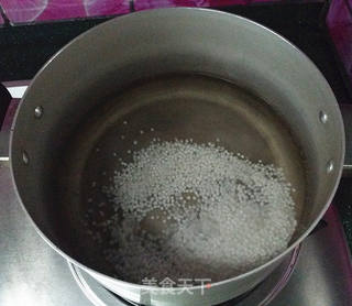 火龙果椰浆西米露的做法步骤:2