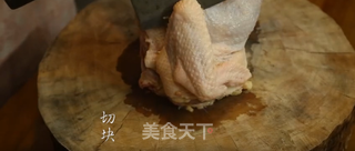 潮音潮人：潮汕椒丝南乳蒸滑鸡的做法步骤：1