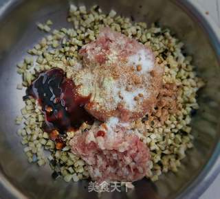 茄子馅包子的做法步骤:4