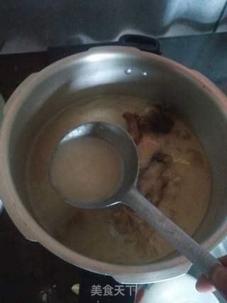 腊猪骨汤面的做法步骤:3