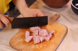 螺蛳酸笋肉粽的做法步骤:2
