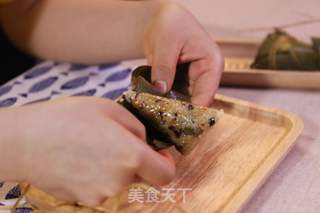 螺蛳酸笋肉粽的做法步骤:16