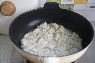 香煎速冻饺子的做法步骤:4