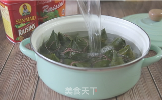 加州葡萄干粽子的做法步骤:10