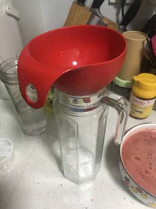 宝贝的纯鲜水果汁(适用可榨汁的任何水果)的做法步骤:9