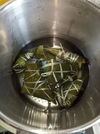 红豆糯米粽的做法步骤:9
