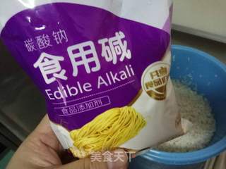 好吃不腻---碱水粽的做法步骤:2