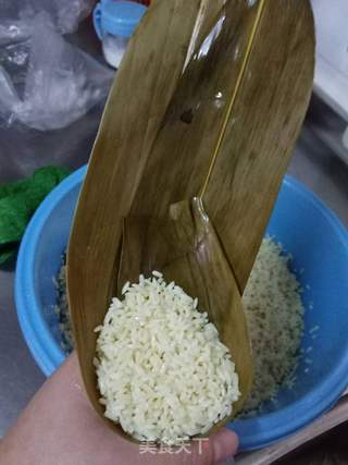 好吃不腻---碱水粽的做法步骤:6