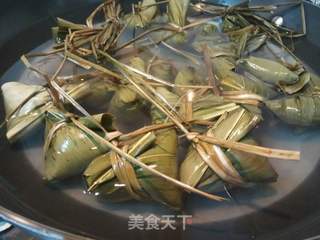 好吃不腻---碱水粽的做法步骤:7
