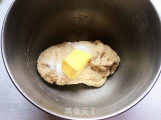 全麦花环面包的做法步骤:2