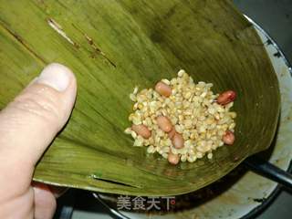 红豆梅花肉粽的做法步骤:6