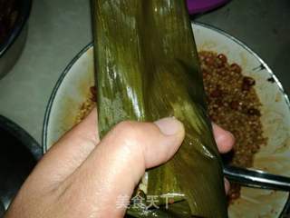 红豆梅花肉粽的做法步骤:10