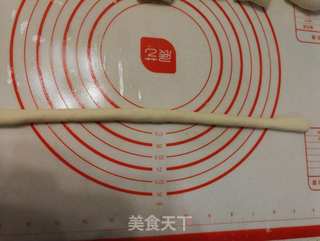 火腿肠兔子馒头卷的做法步骤:9