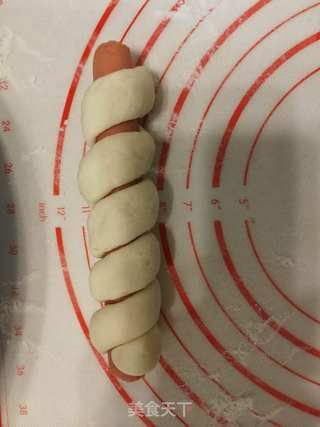 火腿肠兔子馒头卷的做法步骤:14