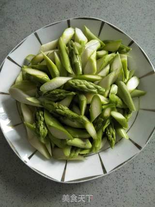 芦笋杏鲍菇炒虾仁的做法步骤:3