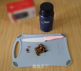 香菇狭鳕鱼蔬菜粥的做法步骤:3