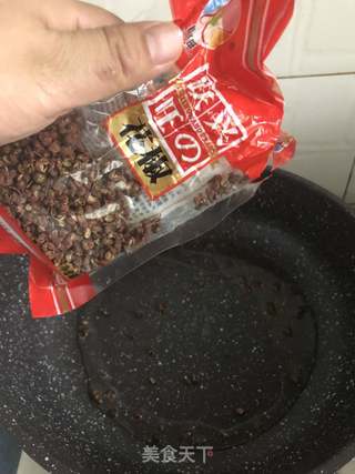 酸菜鲈鱼的做法步骤:3